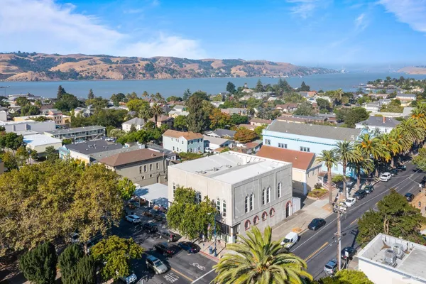 $1,700,000 | 106 West J Street, Benicia, CA 94510