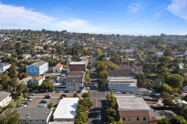 $1,700,000 | 106 West J Street, Benicia, CA 94510