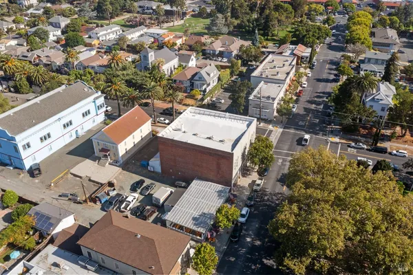 $1,700,000 | 106 West J Street, Benicia, CA 94510