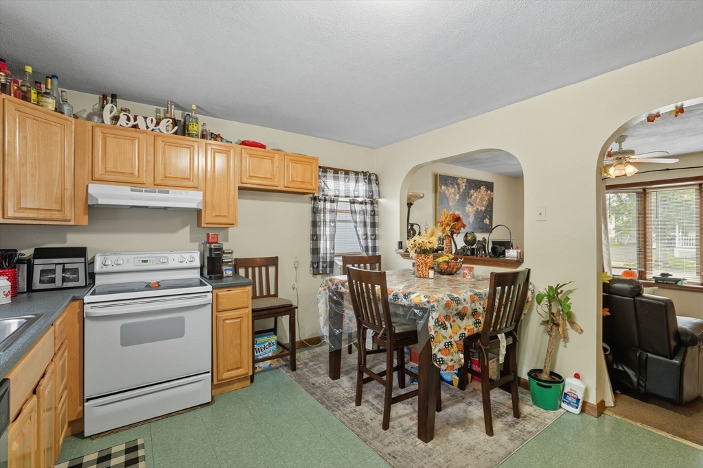 14-16 Gold Street Springfield, MA 01107 - Photo 21 of 33 Gallery Image 21