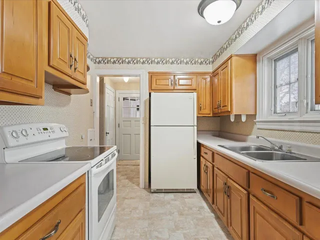 $214,900 | 2433 Oxford Street, Rockford, IL 61103