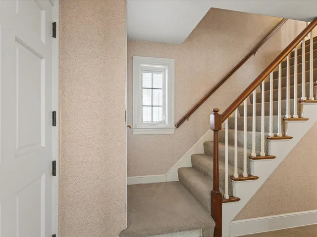 $214,900 | 2433 Oxford Street, Rockford, IL 61103