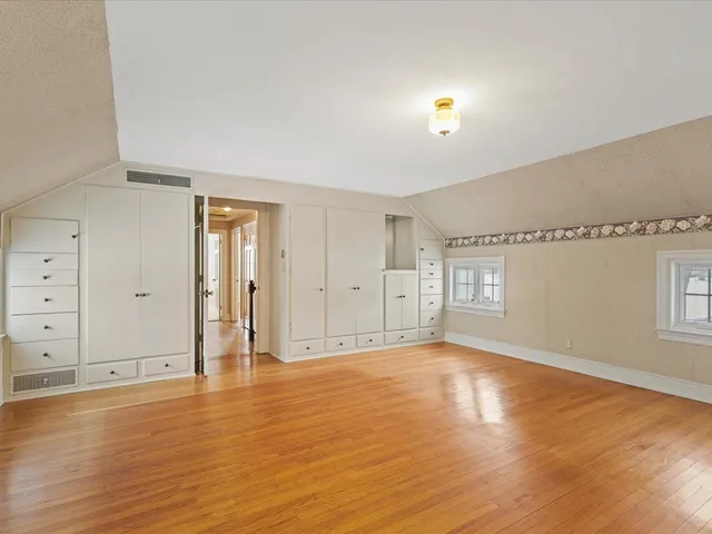 $214,900 | 2433 Oxford Street, Rockford, IL 61103