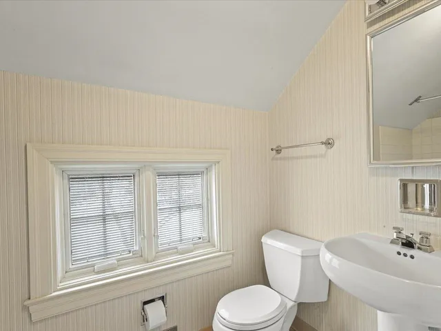 $214,900 | 2433 Oxford Street, Rockford, IL 61103