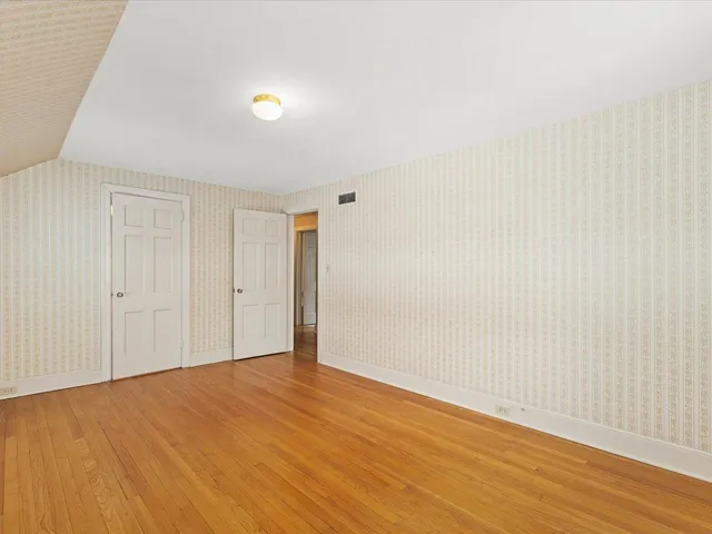 $214,900 | 2433 Oxford Street, Rockford, IL 61103