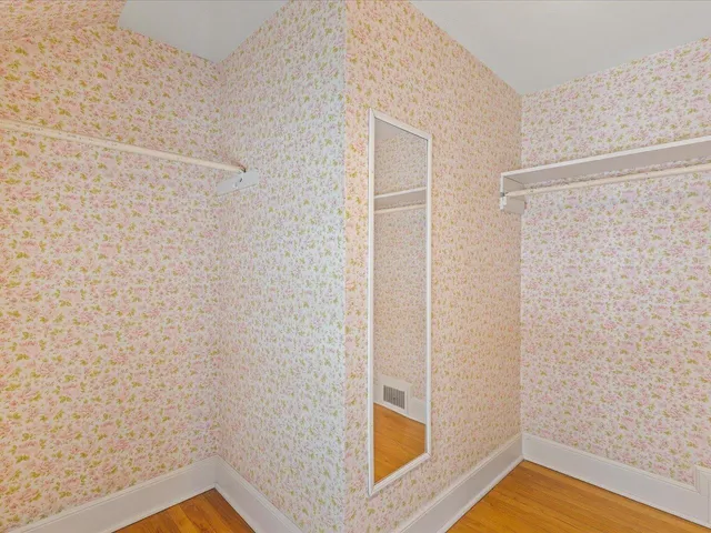 $214,900 | 2433 Oxford Street, Rockford, IL 61103