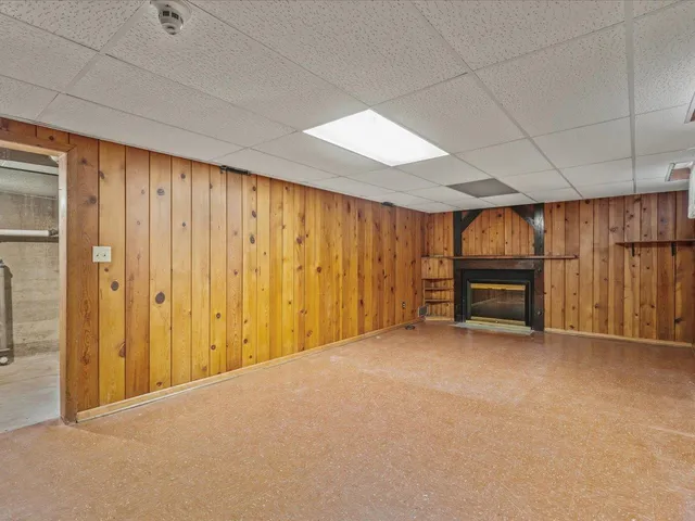 $214,900 | 2433 Oxford Street, Rockford, IL 61103