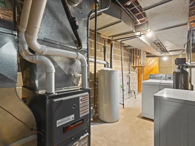 $214,900 | 2433 Oxford Street, Rockford, IL 61103