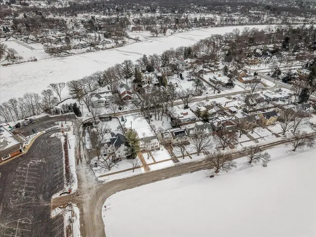 $214,900 | 2433 Oxford Street, Rockford, IL 61103