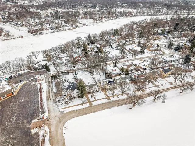 $214,900 | 2433 Oxford Street, Rockford, IL 61103