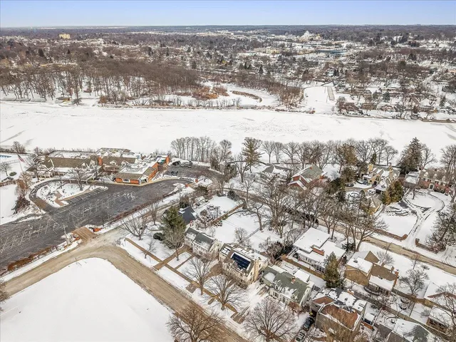 $214,900 | 2433 Oxford Street, Rockford, IL 61103