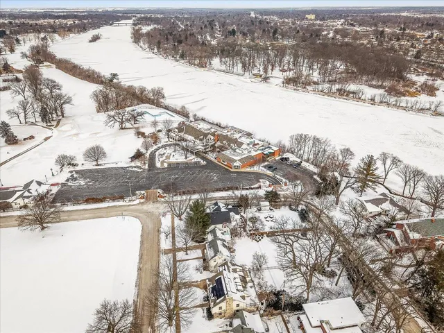 $214,900 | 2433 Oxford Street, Rockford, IL 61103