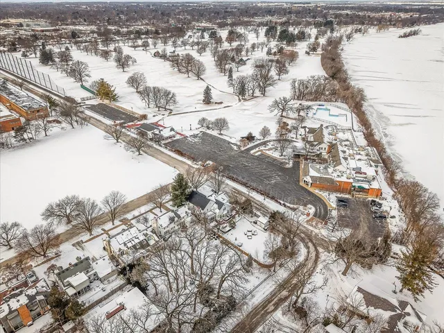 $214,900 | 2433 Oxford Street, Rockford, IL 61103