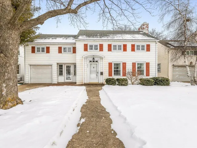 $214,900 | 2433 Oxford Street, Rockford, IL 61103