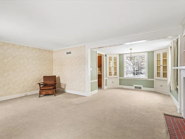 $214,900 | 2433 Oxford Street, Rockford, IL 61103