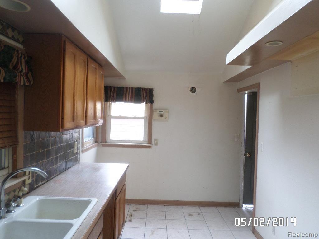 30026 Spring Arbor Drive Inkster, MI 48141 - Photo 7 of 11 151.jpg