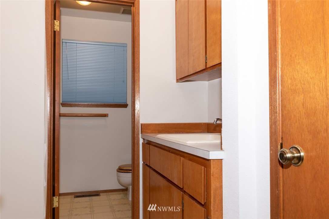 422 Marsden Road Port Angeles, WA 98362 - Photo 14 of 27 Gallery Image 14