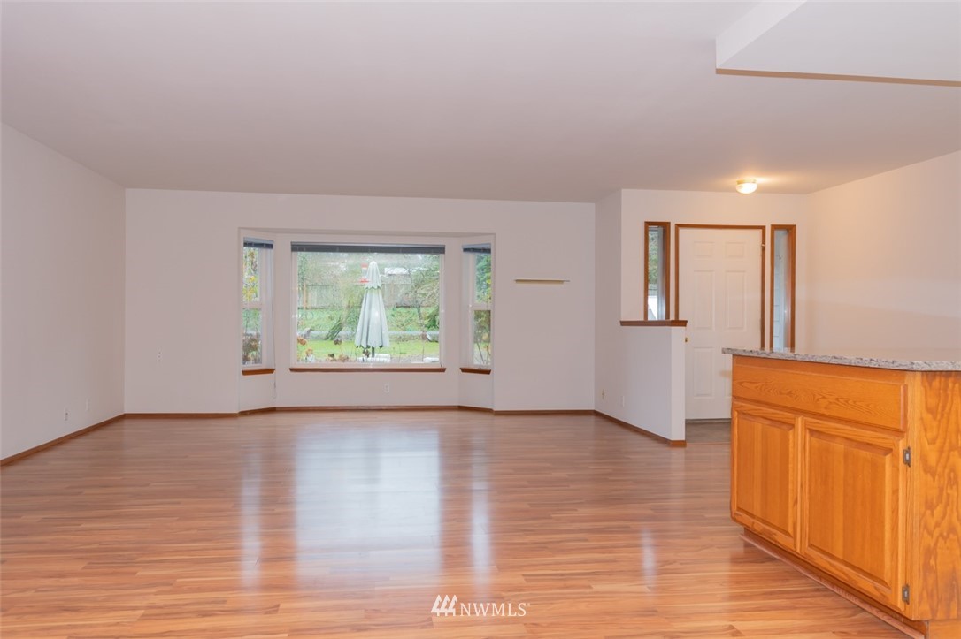 422 Marsden Road Port Angeles, WA 98362 - Photo 5 of 27 Gallery Image 5