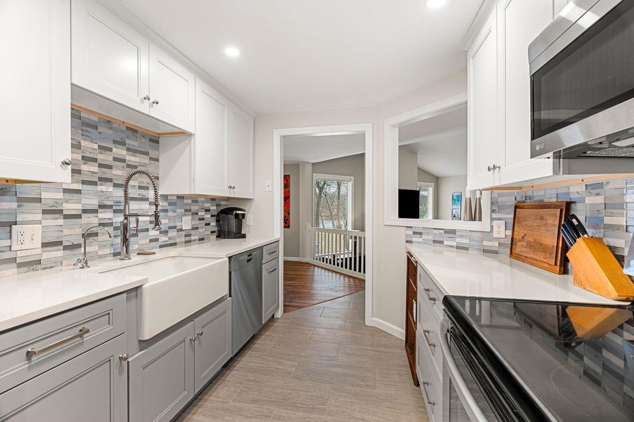 33 Walden Pond Drive Nashua, NH 03064 - Photo 23 of 38