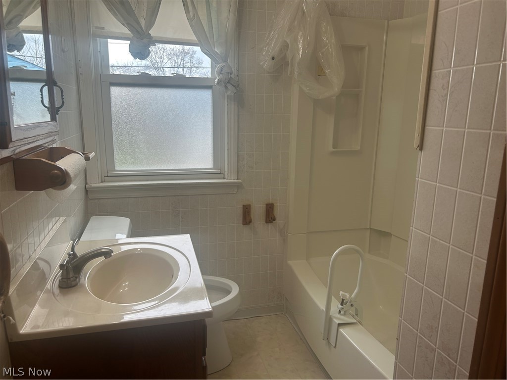 16014 Turney Road Maple Heights, OH 44137 - Photo 5 of 10