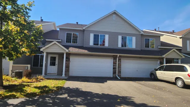 $1,800 | 5187 207th Street North, Forest Lake, MN 55025