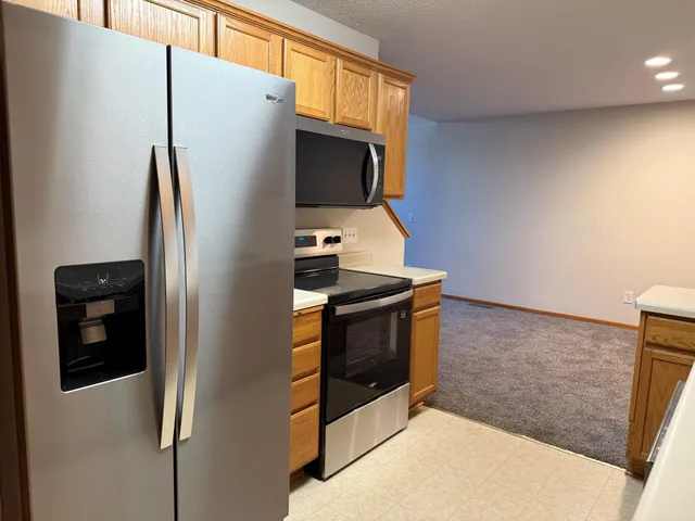 $1,800 | 5187 207th Street North, Forest Lake, MN 55025