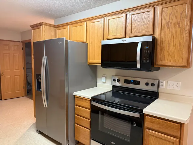 $1,800 | 5187 207th Street North, Forest Lake, MN 55025