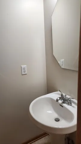 $1,800 | 5187 207th Street North, Forest Lake, MN 55025