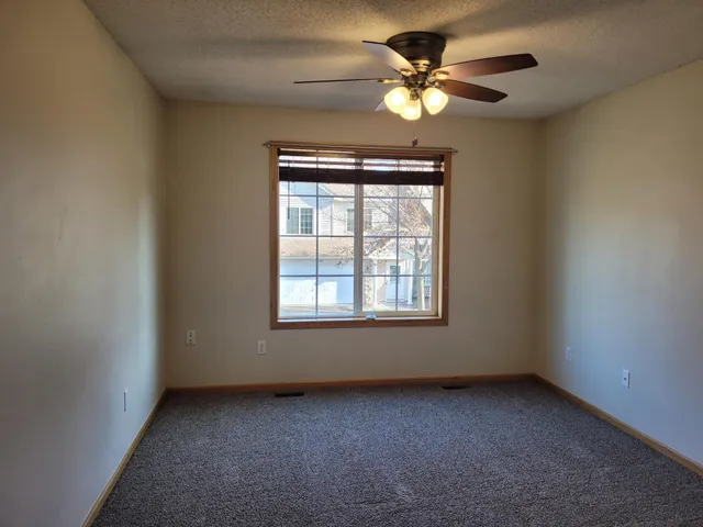 $1,800 | 5187 207th Street North, Forest Lake, MN 55025