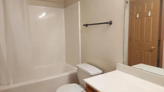 $1,800 | 5187 207th Street North, Forest Lake, MN 55025