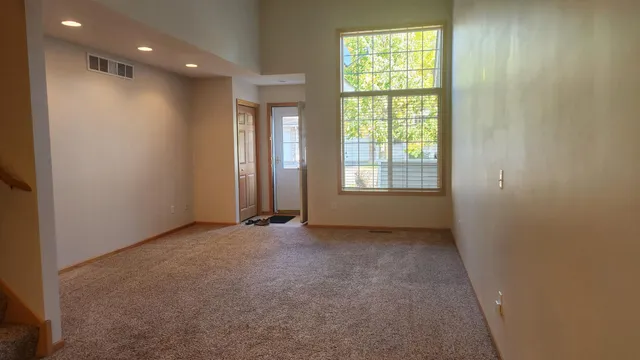 $1,800 | 5187 207th Street North, Forest Lake, MN 55025