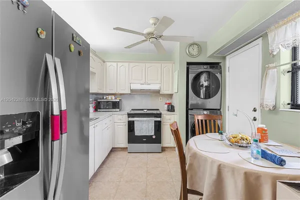 $275,000 | 1800 West 54th Street, Unit 209, Hialeah, FL 33012