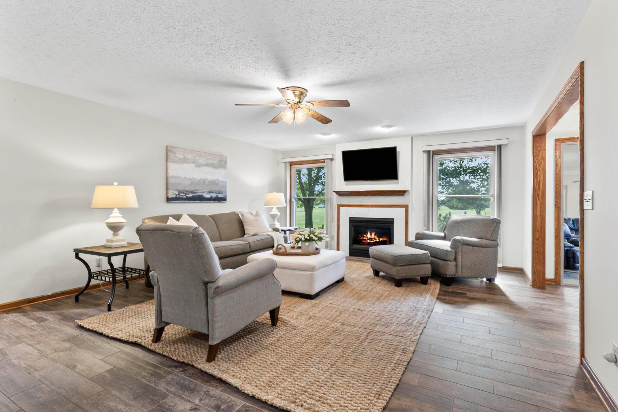 3781 Panhandle Road Delaware, OH 43015 - Photo 2 of 31 Living Room