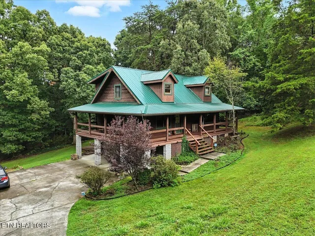 $379,900 | 3716 Mountain View Lane, Baneberry, TN 37890