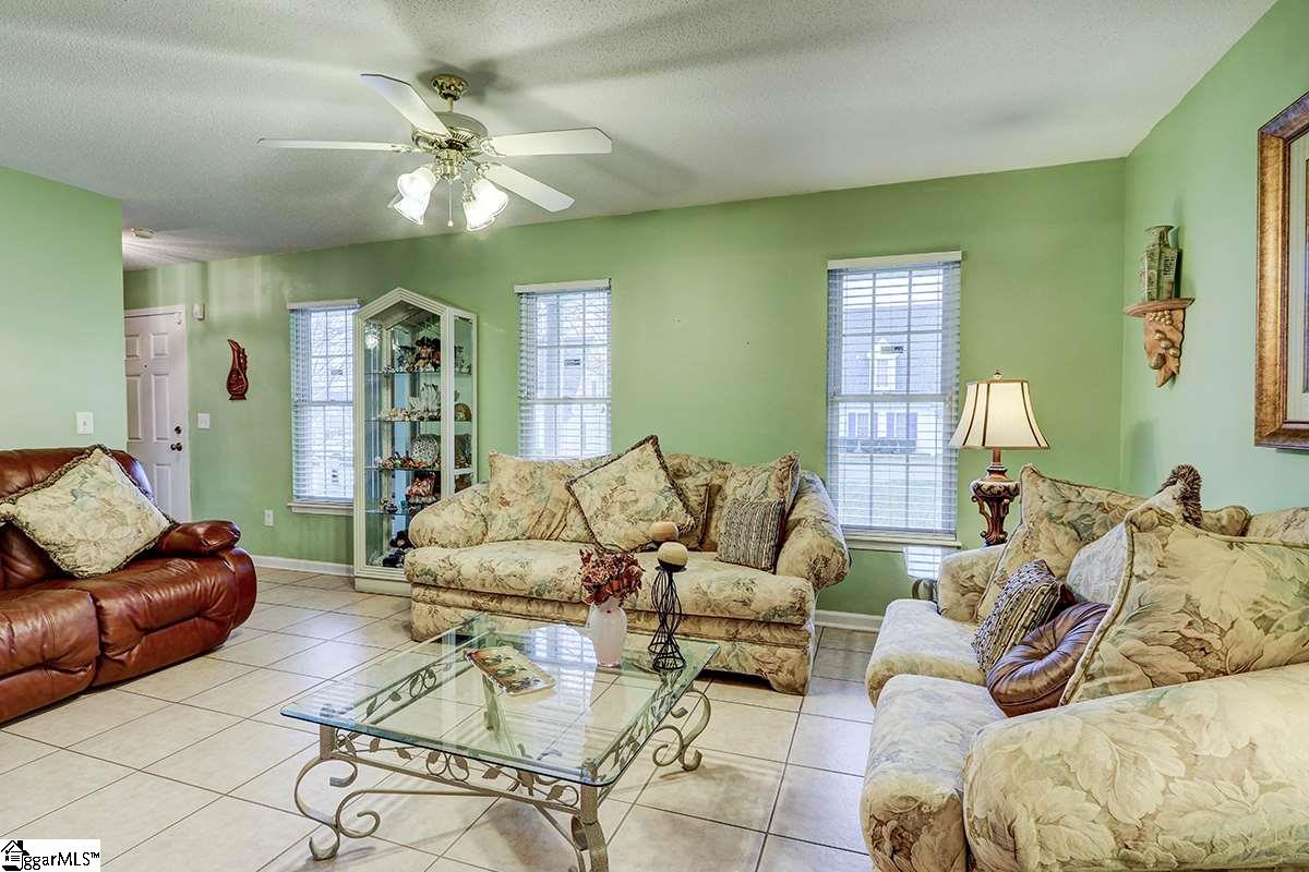 324 Springfield Circle Easley, SC 29642 - Photo 10 of 24 Gallery Image 10