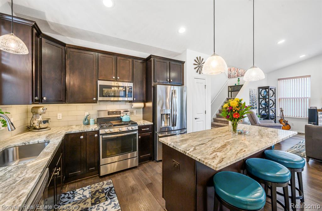 2460 Massoit Road Royal Oak, MI 48073 - Photo 14 of 47