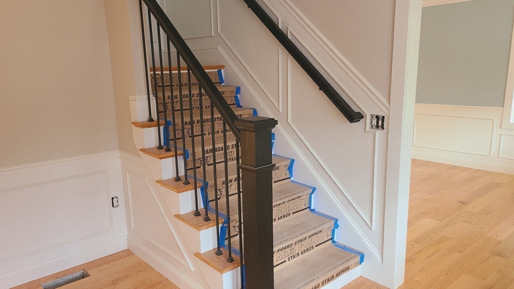 15 Longwood Road Reading, MA 01867 - Photo 10 of 15 Gallery Image 10