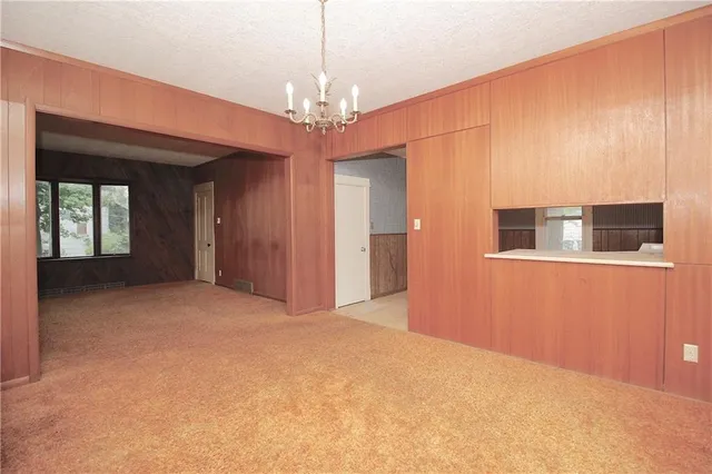 $61,600 | 804 North Washington Avenue, Iola, KS 66749