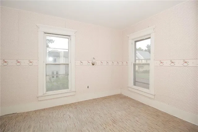 $61,600 | 804 North Washington Avenue, Iola, KS 66749