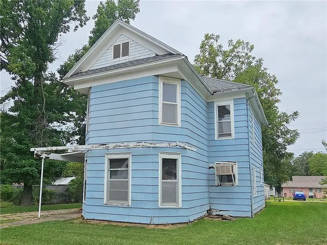 $61,600 | 804 North Washington Avenue, Iola, KS 66749