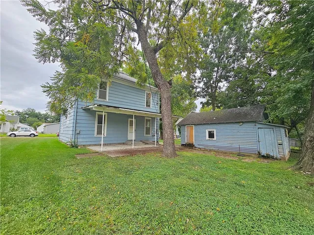 $61,600 | 804 North Washington Avenue, Iola, KS 66749
