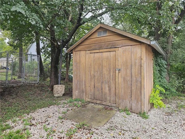 $61,600 | 804 North Washington Avenue, Iola, KS 66749