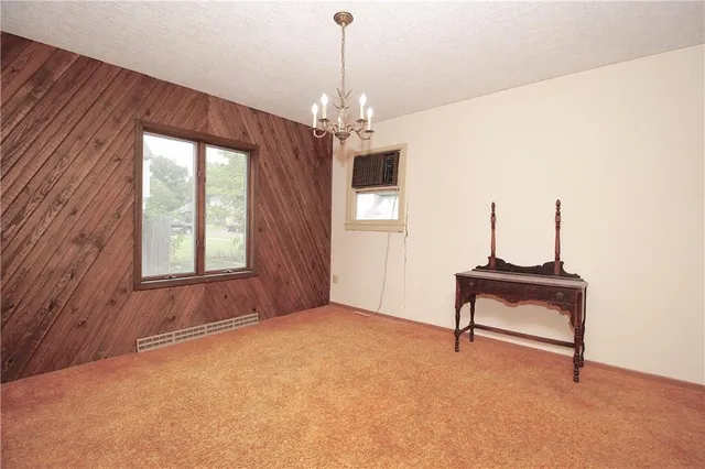 $61,600 | 804 North Washington Avenue, Iola, KS 66749