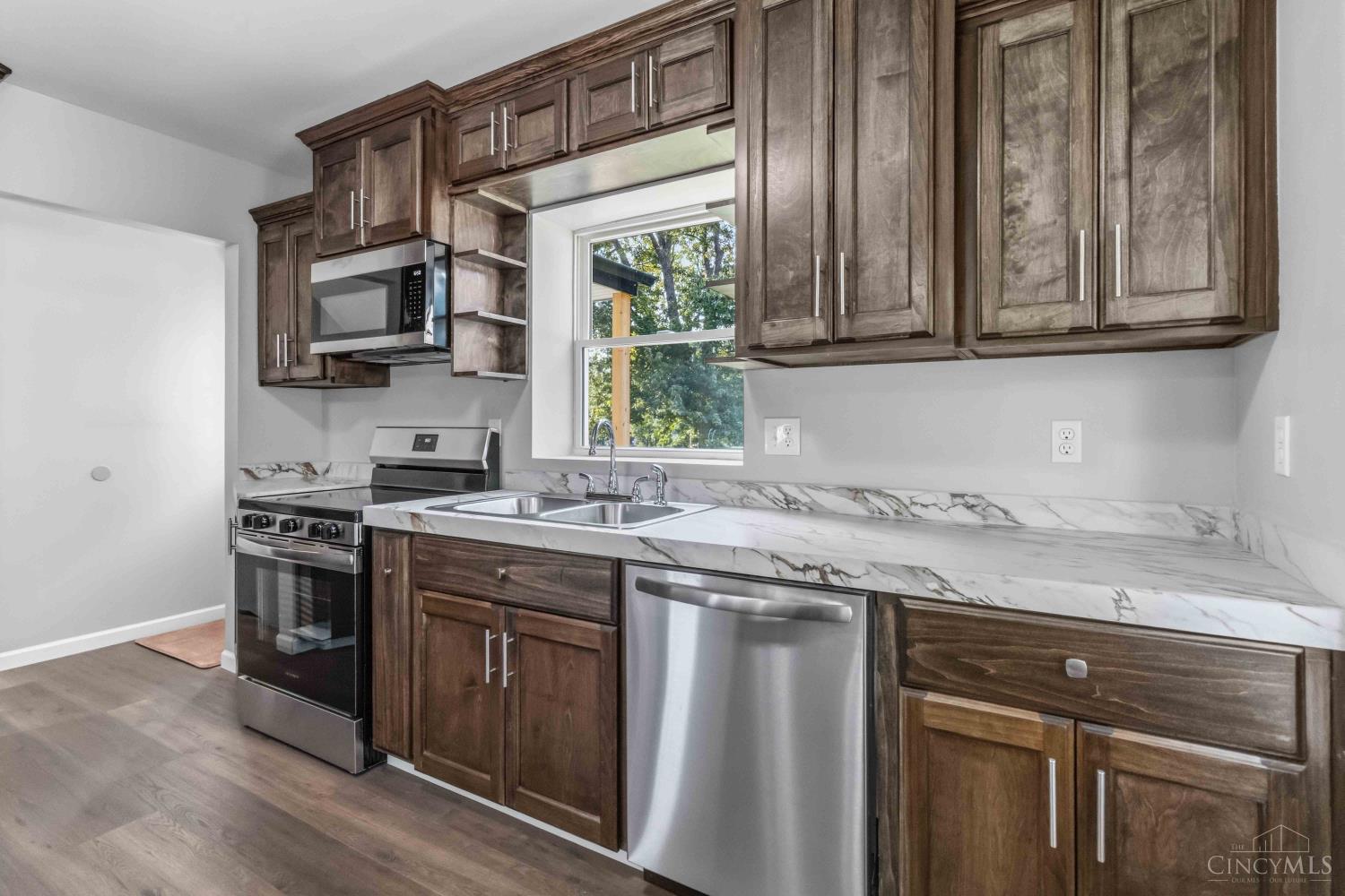 396 Glensharon Road Springdale, OH 45246 - Photo 11 of 29