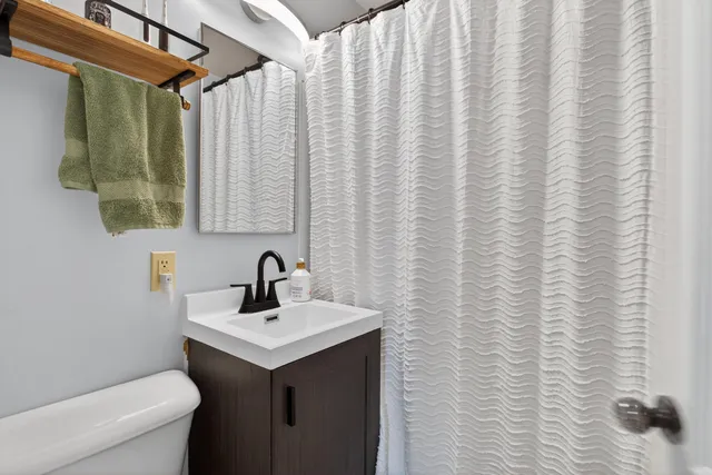 $175,000 | 424 Peacock Walk, Jackson, MI 49202