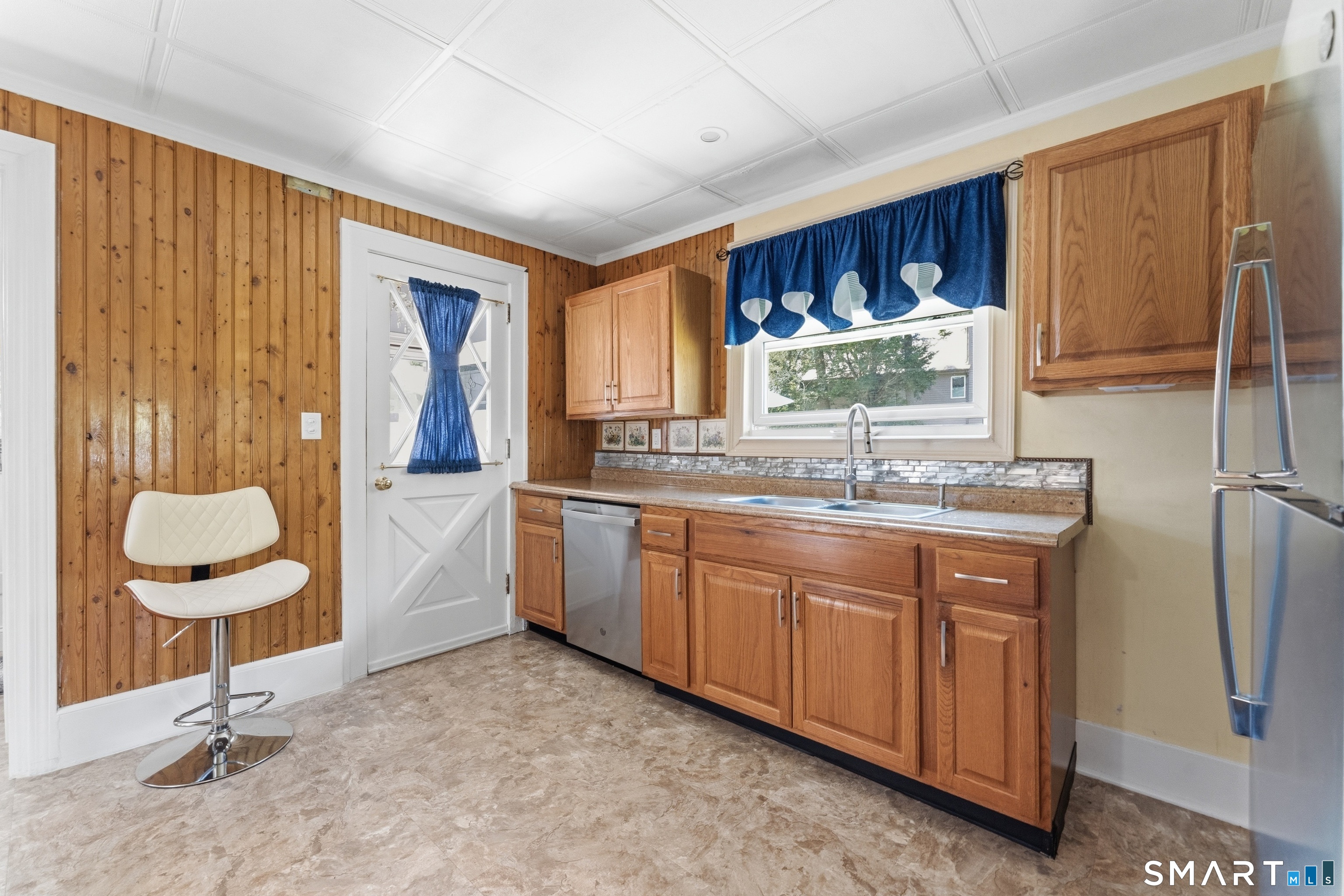 24 West Point Road East Hampton, CT 06424 - Photo 5 of 38