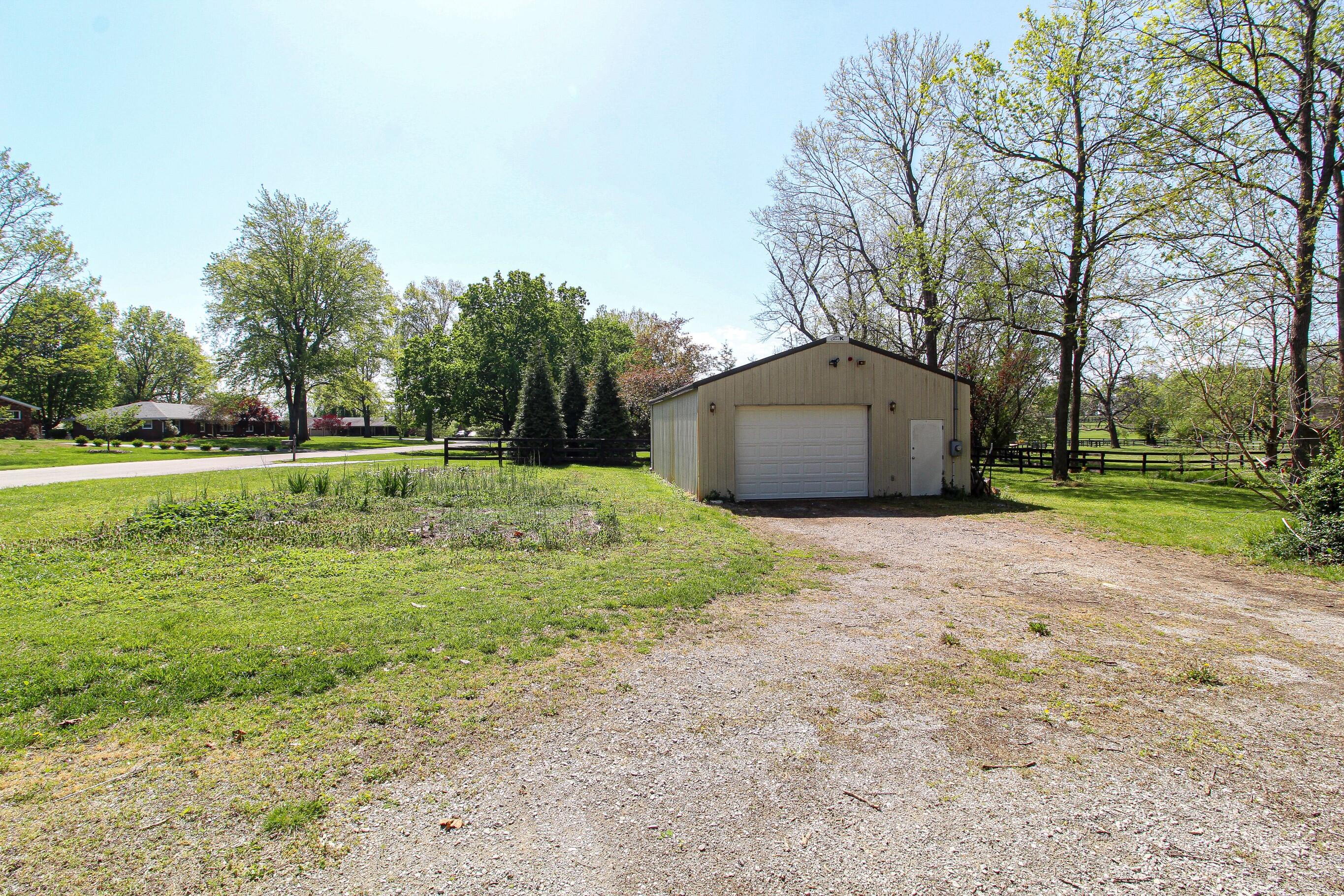 3559 Huntertown Road Versailles, KY 40383 - Photo 35 of 40 37 (Custom)