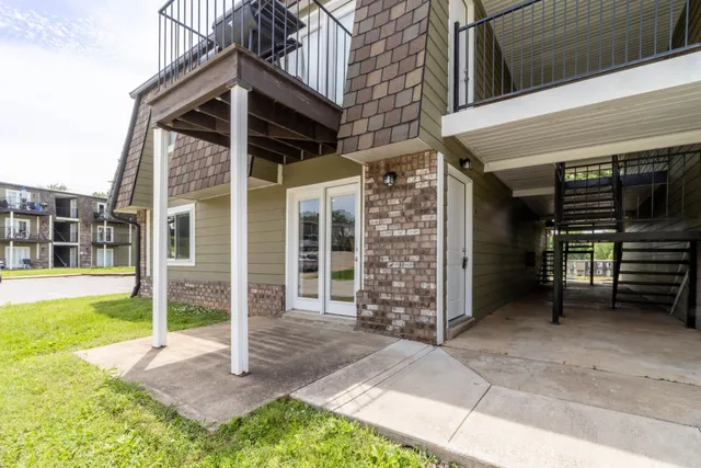 $875 | 311 Hawkins Road, Unit I10, Clarksville, TN 37040