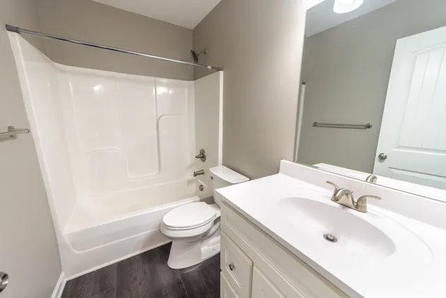 $875 | 311 Hawkins Road, Unit I10, Clarksville, TN 37040