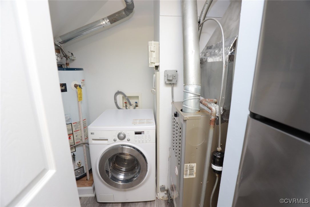 3109 North Parham Road, Unit 40 Henrico, VA 23294 - Photo 25 of 40 a utility room with dryer and washer